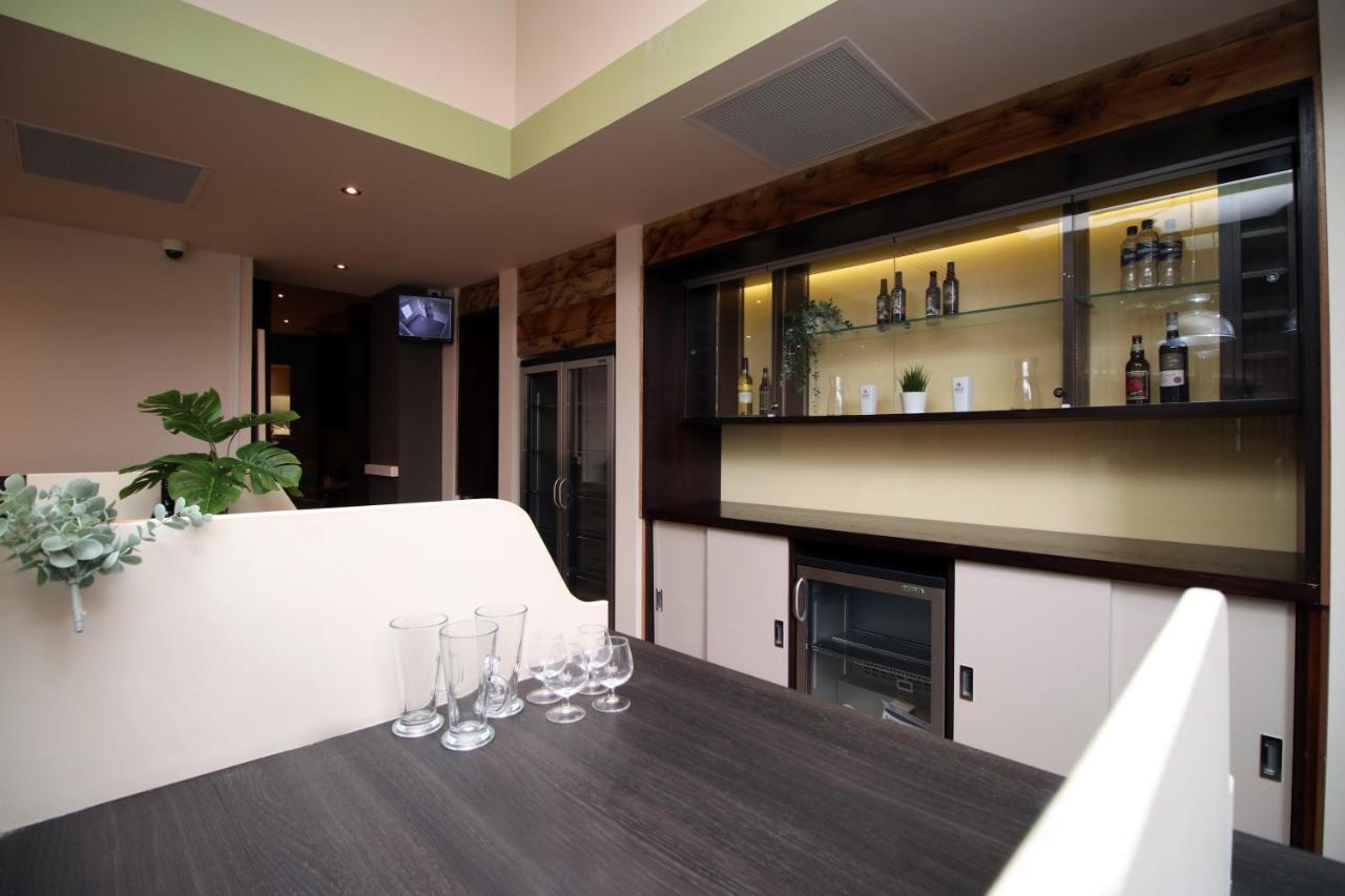 Silurian Hotel Newport Нюпорт Екстериор снимка